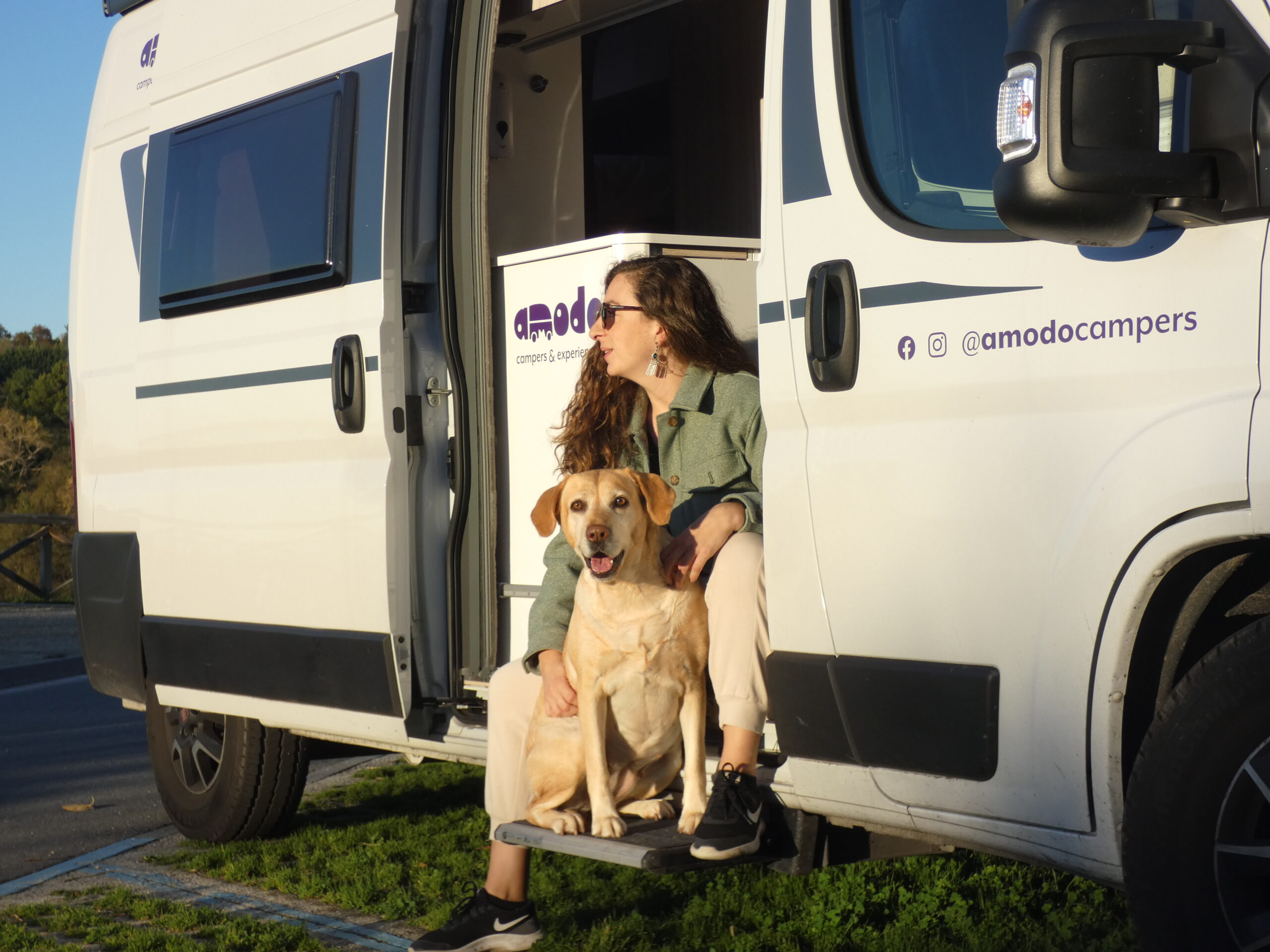 Planifica tu viaje con mascota en autocaravana coruña